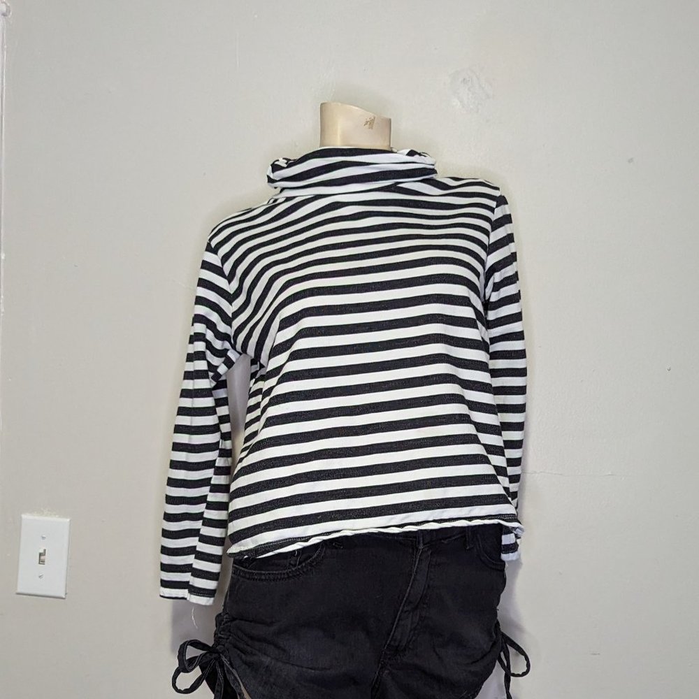St. John's Bay Black and White Striped Cotton Turtleneck PS EUC